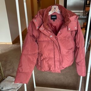 Cropped puffer winter coat - super warm - adjustable waist band, long sleeves